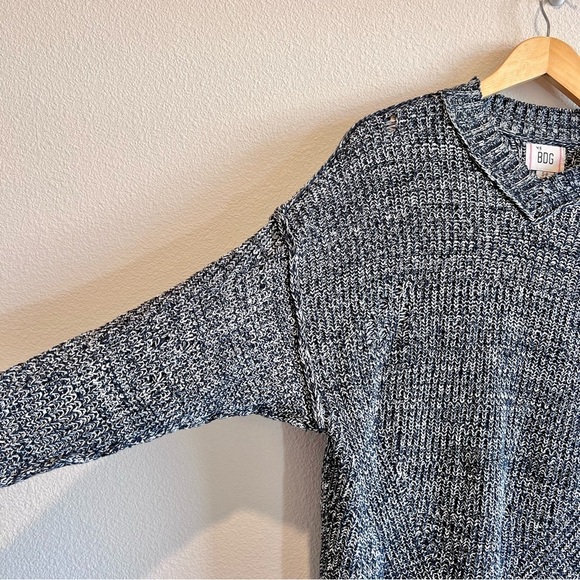 BDG Distressed Knit V Neck Sweater Heavyweight Gray Casual Women’s Size Small - Picture 4 of 12